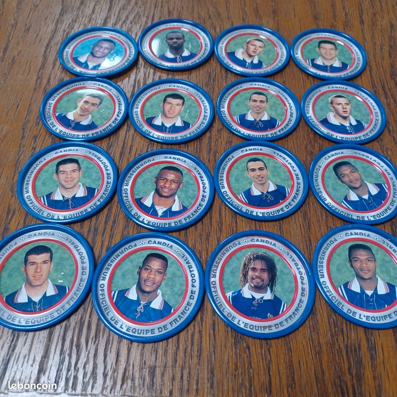 Lot De Badges Vintage Équipe De France De Football – Collection