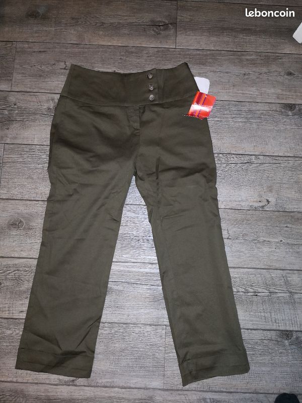 Pantacourt taille 34 kaki neuf étiquette SINEQUANONE (image 1)