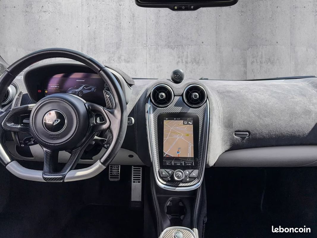 MCLAREN 570S 3.8 V8 biturbo 570ch Carbone + Bowers & Wilkins (image 16)