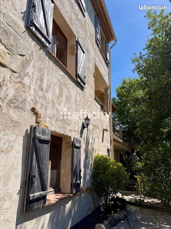 Maison 6 pièces 159 m² · à Saint-Martin-du-Var · 159 m² · 450 000 €