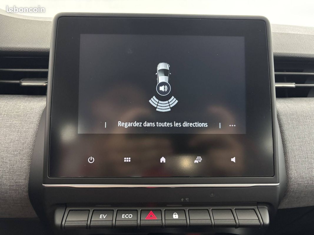 RENAULT Clio E-Tech full hybrid 145 ch GSR2 Evolution (image 24)