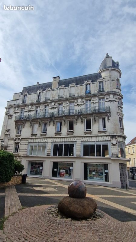 Appartement 10 pièces 161 m² · à Montluçon · 161 m² · 50 000 €