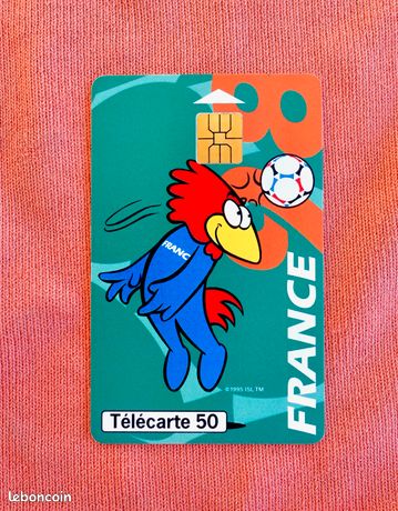 Paire d'objets commémoratifs de la coupe du monde de football