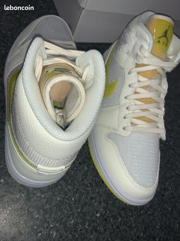 Jordan 1 mid clr ll (image 4)