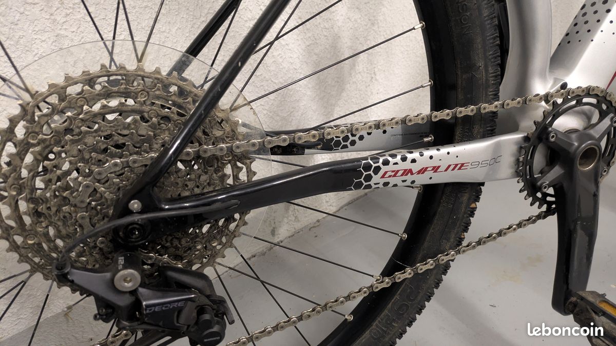 VTT carbone très bonne état année 2024 (image 2)