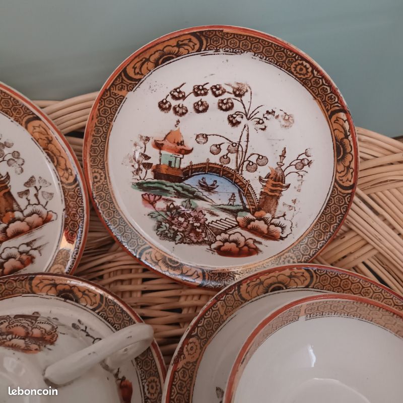 Lot 4 tasses et 6 sous tasses (image 2)