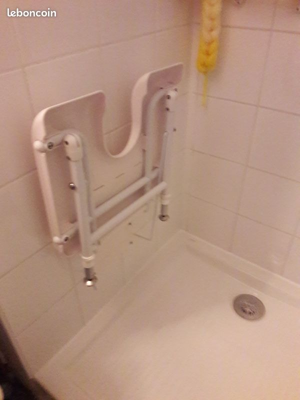 Chaise de douche murale escamotable (image 2)