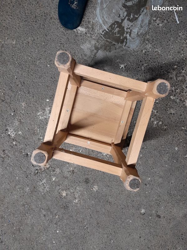 Tabouret en bois (image 3)