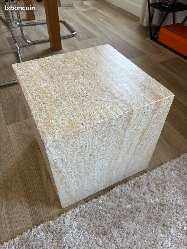Table d’appoint carré effet travertin (image 3)