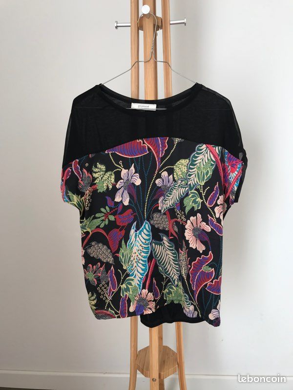 Haut noir motif en voile (image 1)
