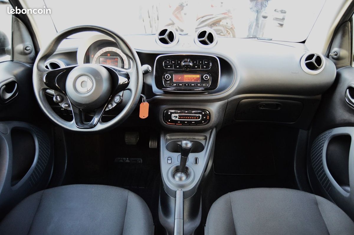 Smart FORTWO COUPE 71CH PURE TWINAMIC E6C (image 8)