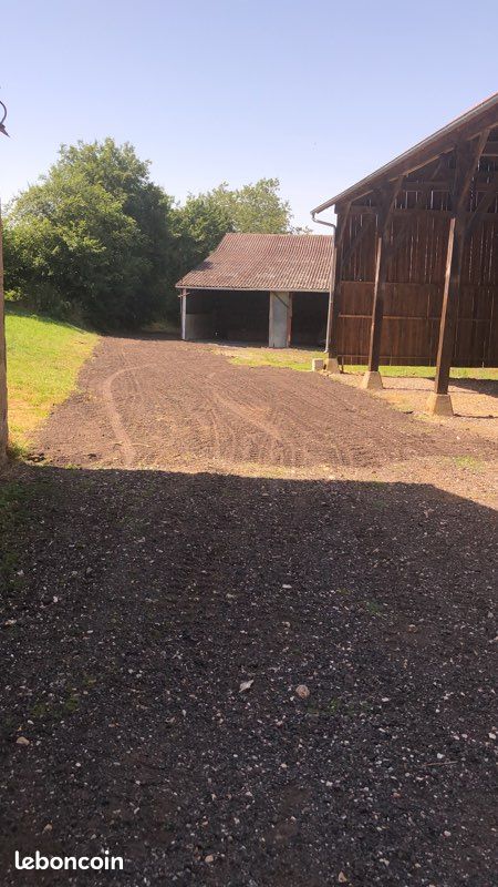 Stationnement,emplacement stockage,garage camping-car · à Menetou-Râtel · 64 €/mois