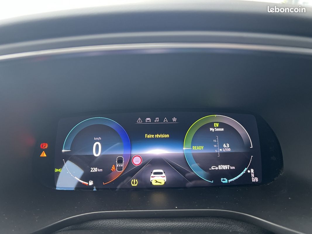 Renault ARKANA 1.6 E-TECH 145CH RS LINE (image 16)