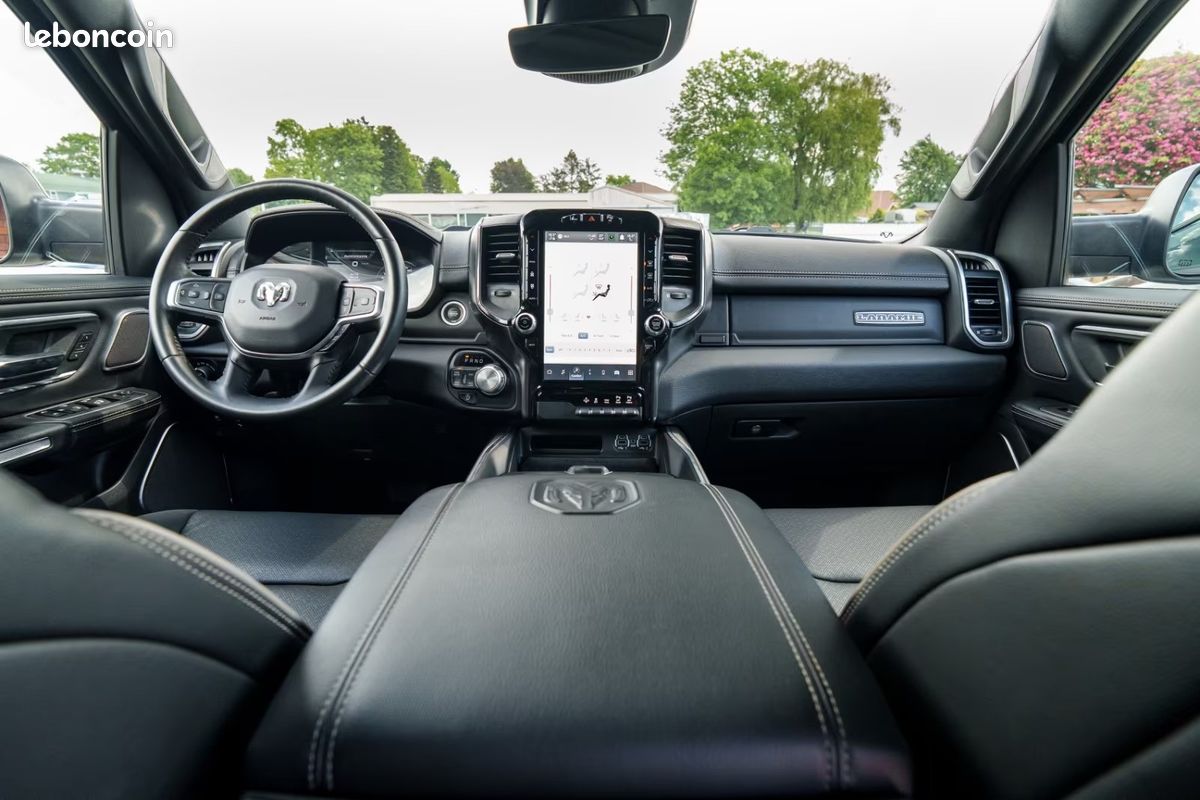 Dodge RAM 1500 Laramie eTorque GPL 5.7 V8 HEMI 401 ch 4x4 – Harman Kardon – Pano – 360° (image 21)
