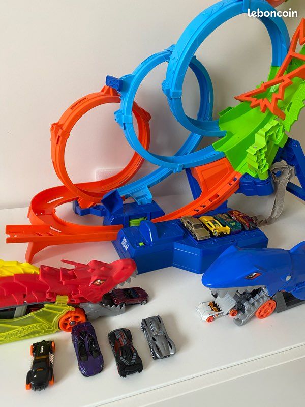 Lo Hot Wheels maxi looping transporteur requin qui avale et transporteur dragon (image 6)