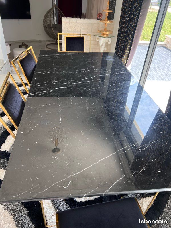 Table à manger en marbre noir et blanc avec pied doré – 2m x 90 cm (image 6)