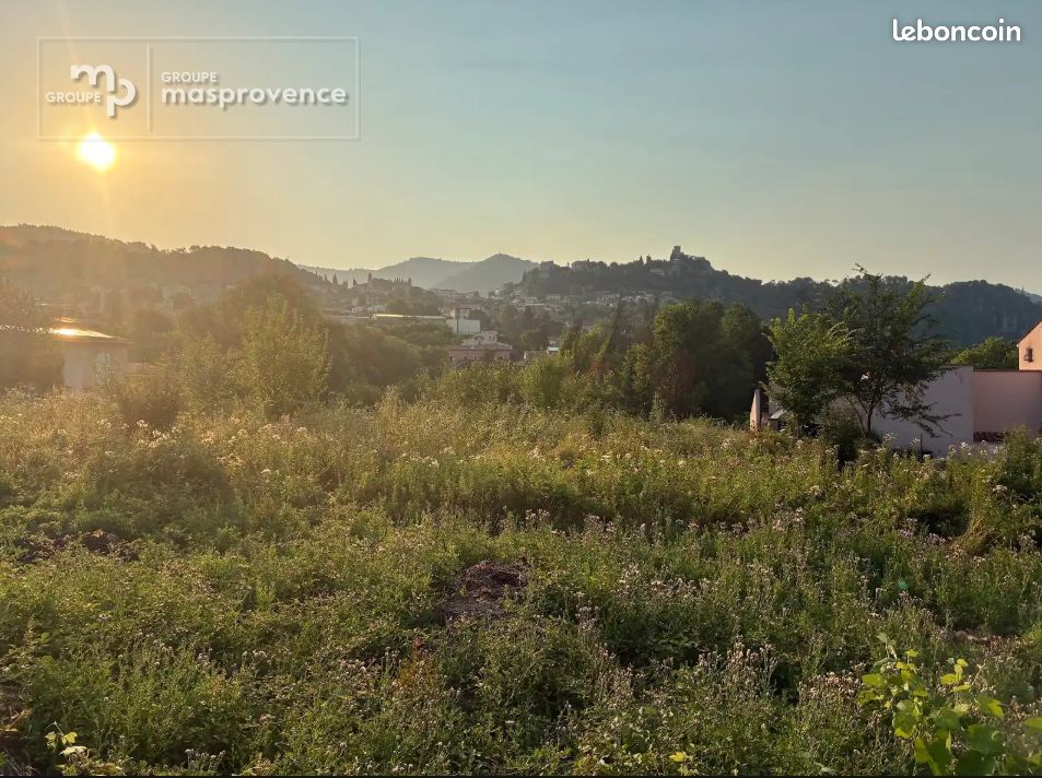 Terrain à bâtir de 1088 m² à TOURRETTE-LEVENS (06) · 255 000 €
