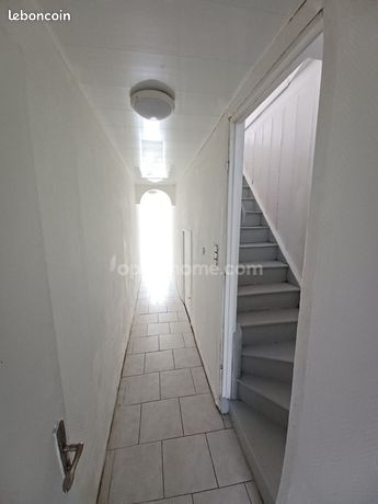 https://img.leboncoin.fr/api/v1/lbcpb1/images/3d/96/a3/3d96a3d21b71cdb4f4d637d2498da0c3d6252786.jpg?rule=ad-image