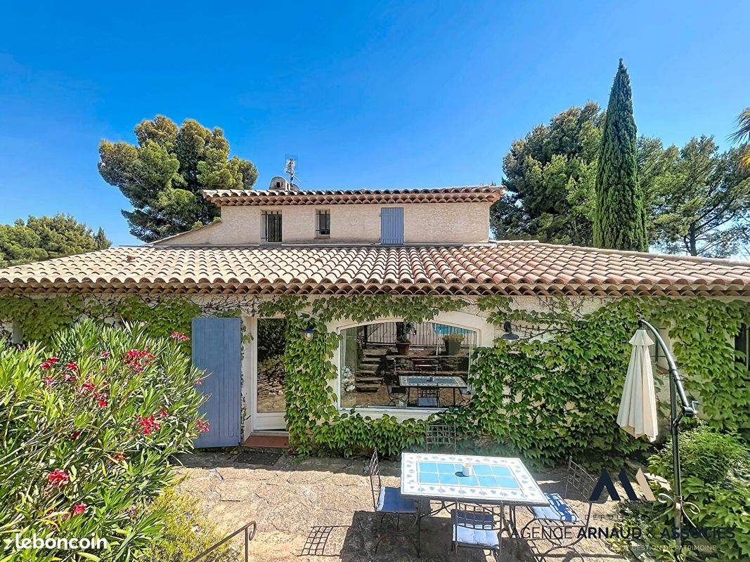 Maison 6 pièces 186 m² · à La Cadière-d'Azur · 186 m² · 850 000 €