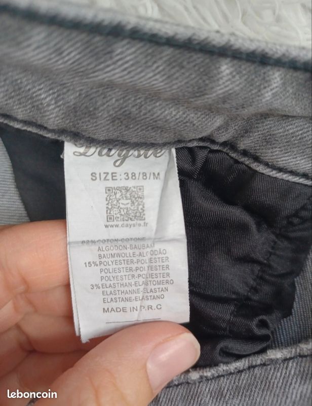 Jeans femme trouer gris (image 5)