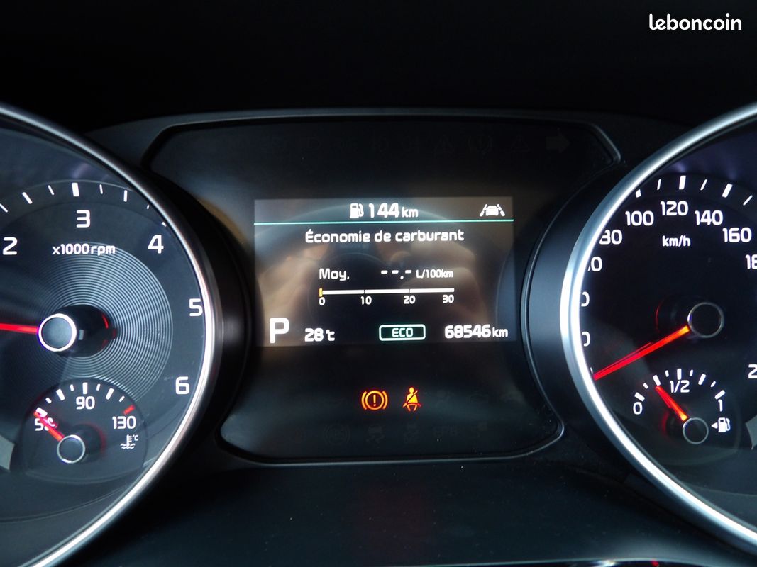 Kia XCEED 1.6 CRDI 136CH MHEV DESIGN DCT7 MY22 (image 4)