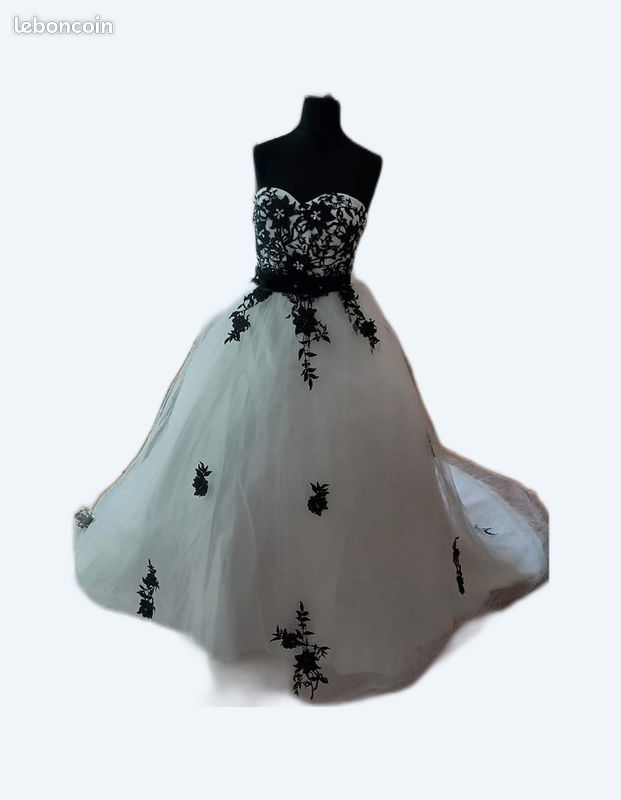 Robe de mariée blanche et noire Vêtements