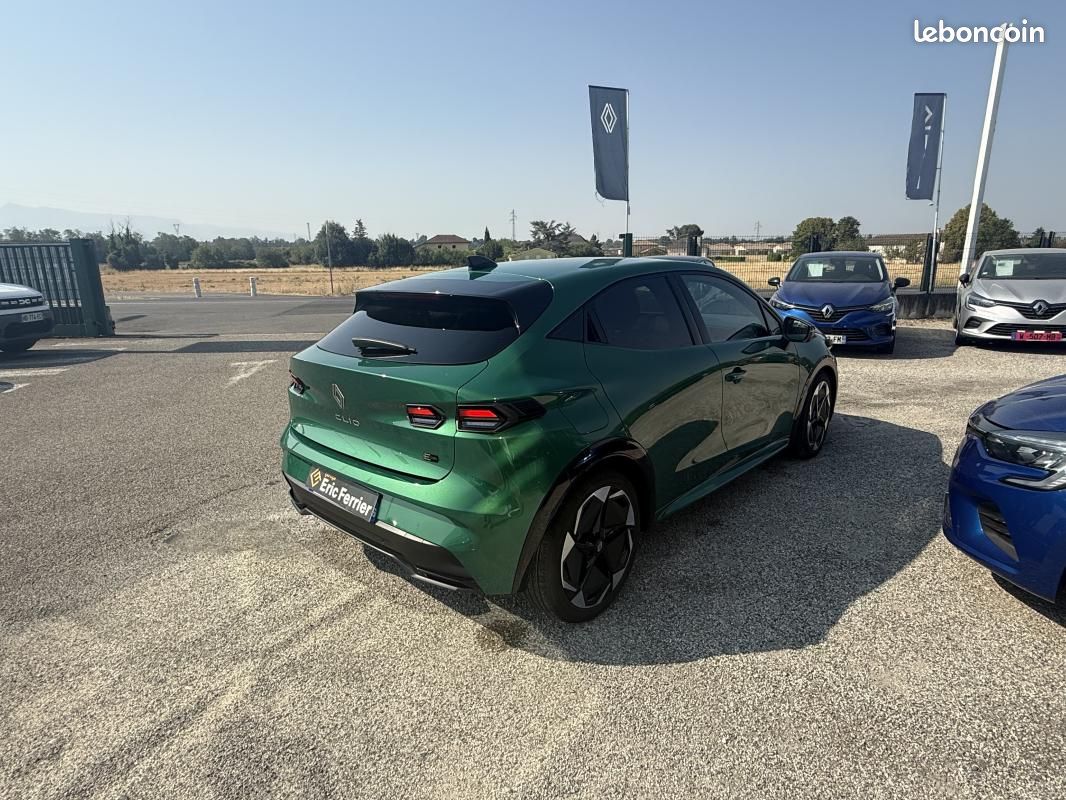 Renault Clio 6 1.8 E-TECH FULL HYBRID 160 TECHNO JANTES 18' RYTHMIC (image 9)