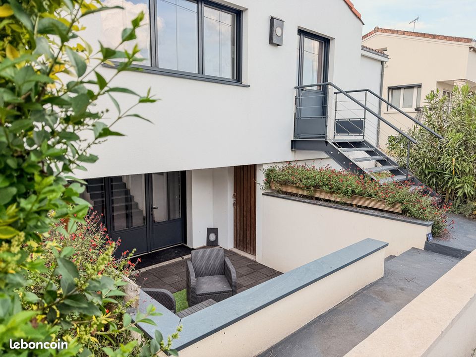 Maison 7 pièces 180 m² · à Montaigu-Vendée · 180 m² · 455 000 €