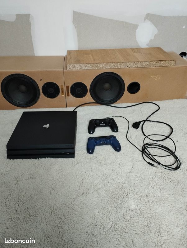 Playstation 4 slim (image 2)