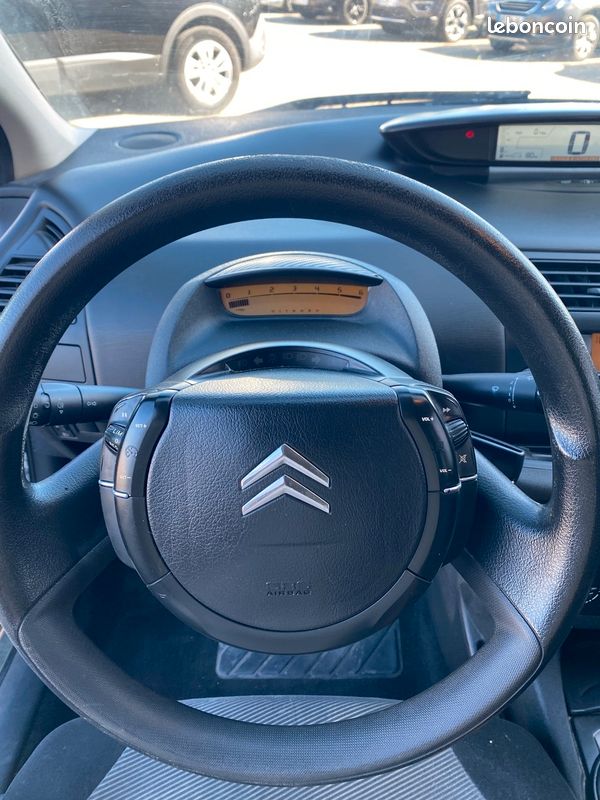 Citroën C4 1.6 hdi 90Ch ambiance / très propre (image 10)