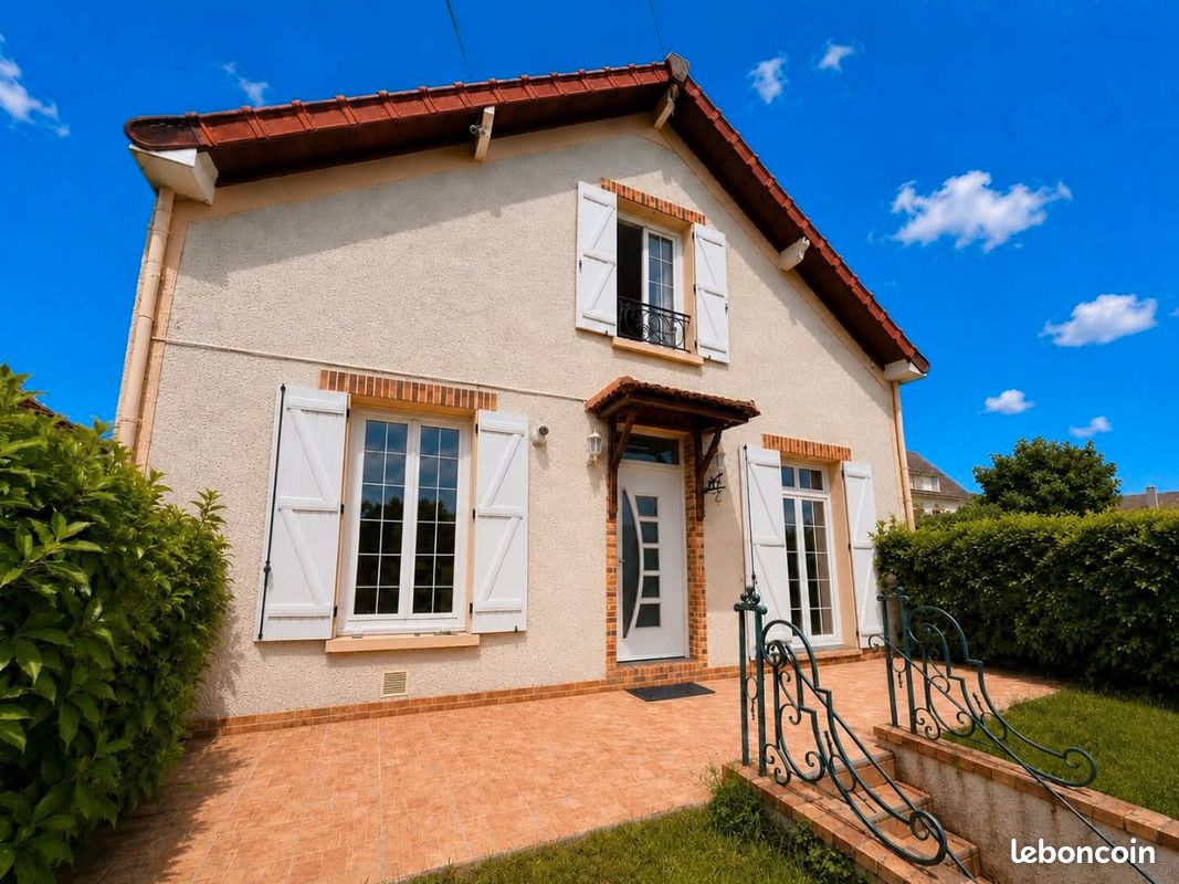 Maison 5 pièces 110 m² · à Villeneuve-la-Guyard · 110 m² · 168 900 €