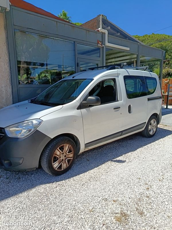 Voiture DACIA DOKKER (image 1)