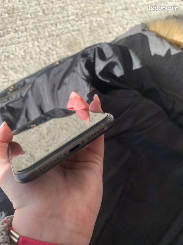 IPhone 11 (image 4)