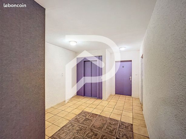 https://img.leboncoin.fr/api/v1/lbcpb1/images/3d/a4/53/3da453e885d3bd73aab217ca24c328481ebaf73b.jpg?rule=ad-image