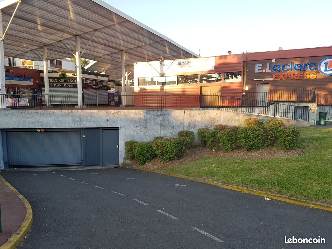 Place de parking Franconville centre epine guyon (image 1)