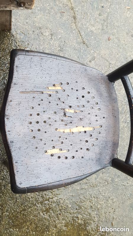 Chaise en bois à restaurer (image 2)