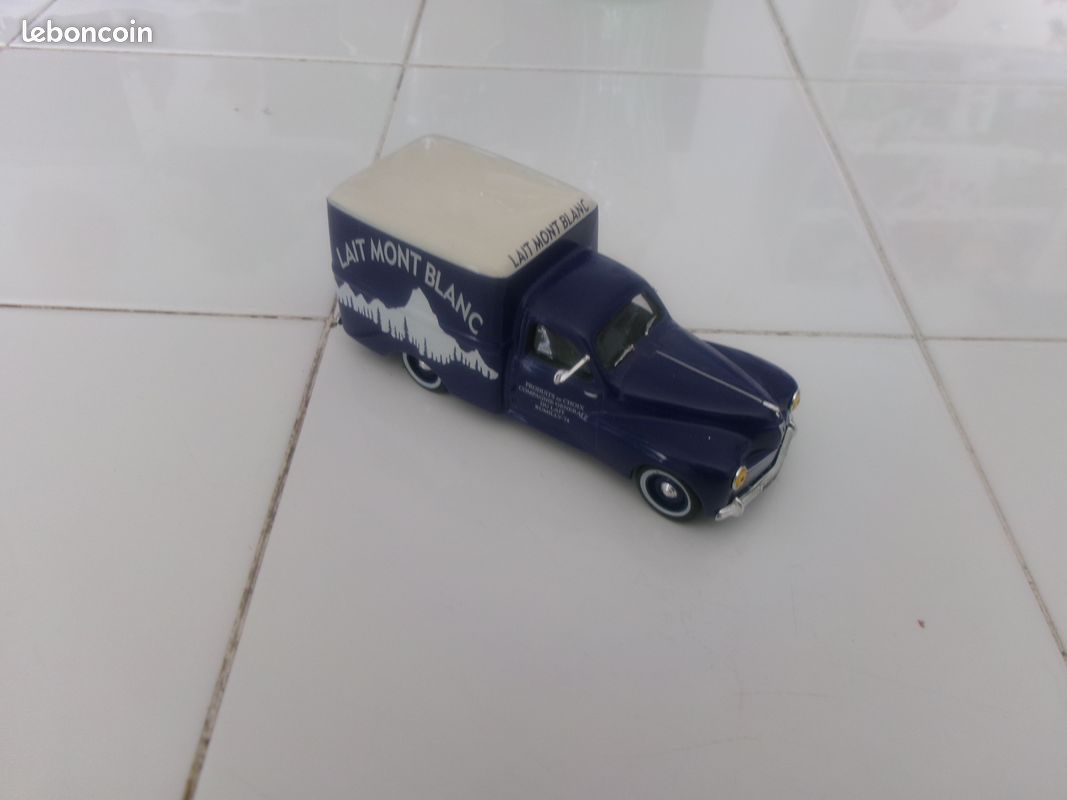 1:43 Finished Product for IXO for Peugeot for DMA for LA VACHE QUI RIT Truck Pre