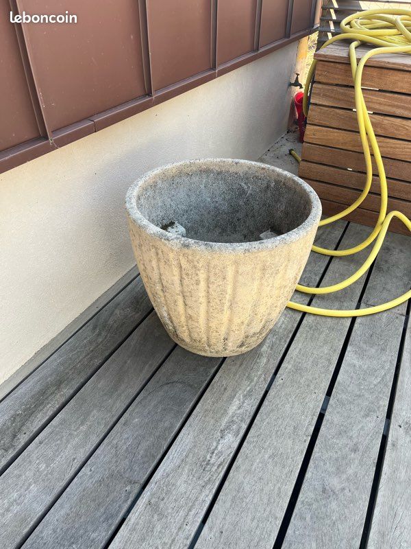 Grand pot extérieur (image 1)