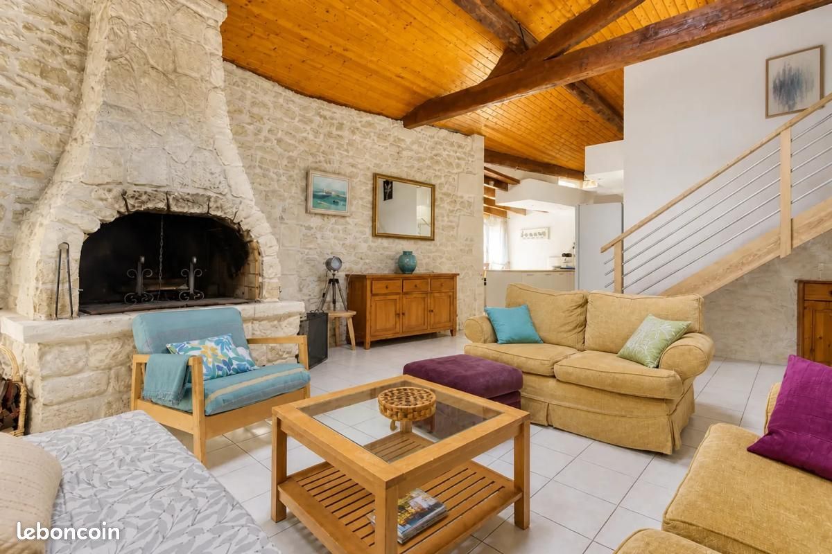 Maison 9 pièces 160 m² · à Chenac-Saint-Seurin-d'Uzet · 160 m² · 479 000 €