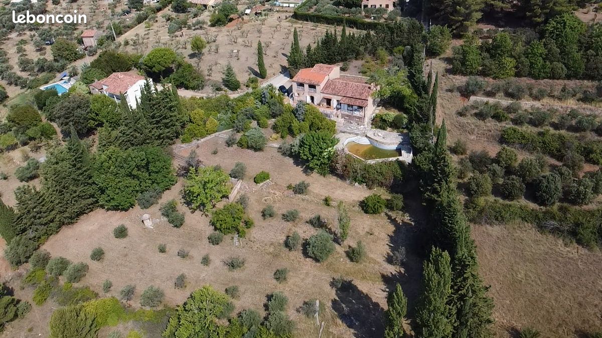 Maison 9 pièces 173 m² · à Aups · 173 m² · 185 000 €