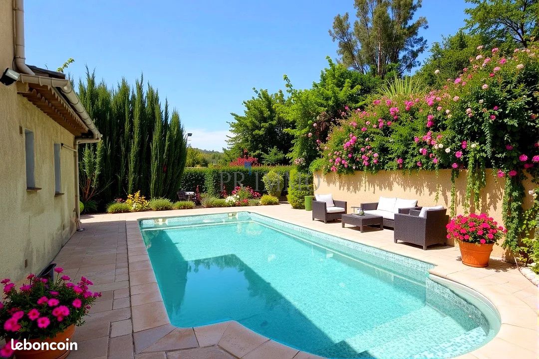 Maison 5 pièces 112 m² · à Roquebrune-sur-Argens · 112 m² · 690 000 €