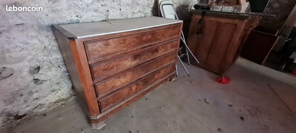 Commode (image 1)