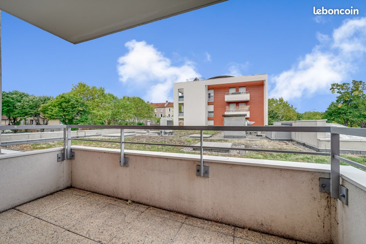 Appartement 2 pièces 49 m² · à Saint-Priest · 49 m² · 121 000 €