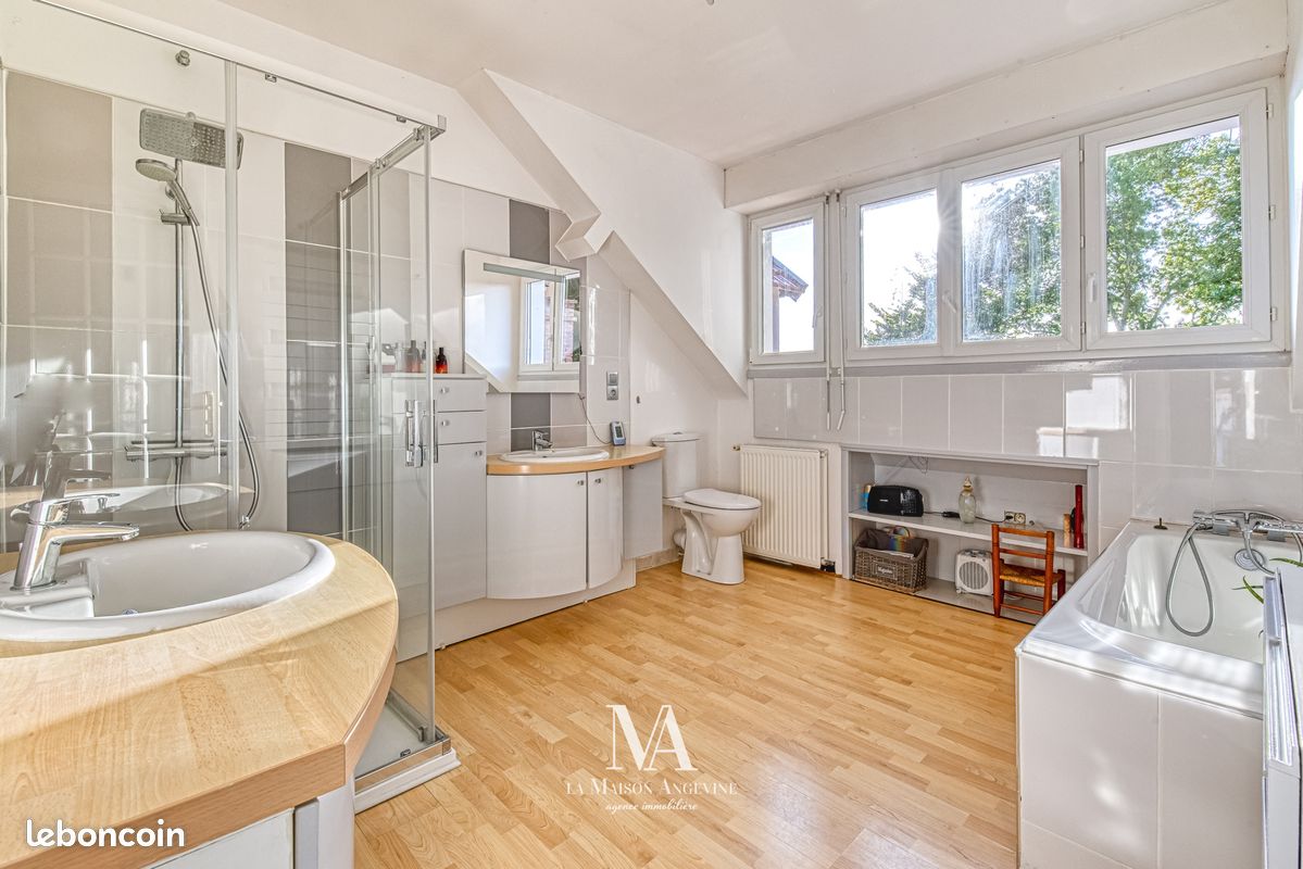 Propriété 11 pièces 300 m² (image 10)