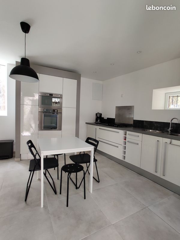 Maison 3 pièces 82 m² · à Châteauneuf-du-Rhône · 82 m² · 920 €/mois