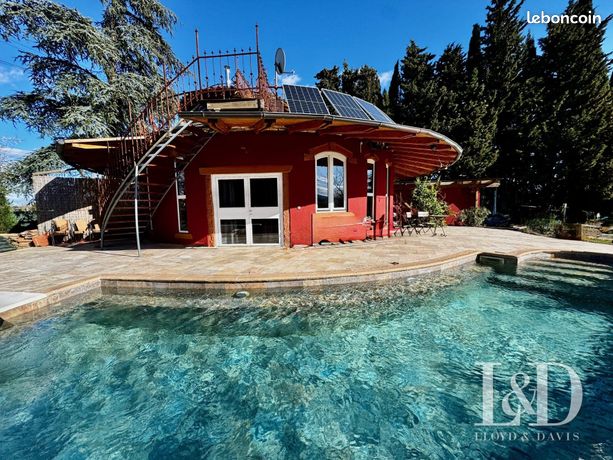 Villa 8 pièces 180 m²