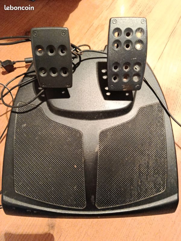 Volant Logitech momo racing (image 4)