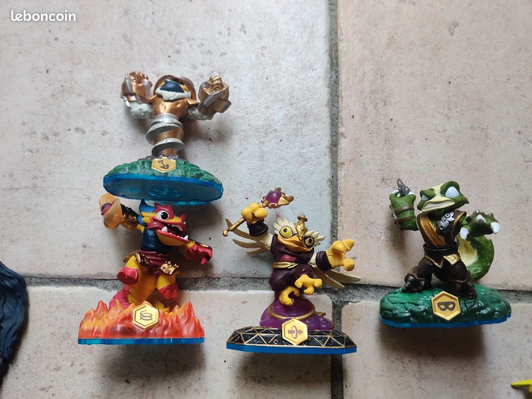 LOT DE 19 Figurines Skylanders Superchargers EUR 149,99 - FR