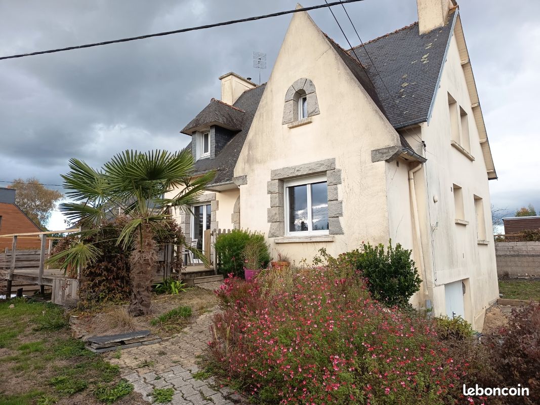 Maison 6 pièces 115 m² · à Carhaix-Plouguer · 115 m² · 175 000 €
