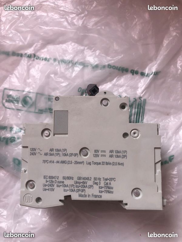 Disjoncteur C60 - 10A courbe D (image 2)